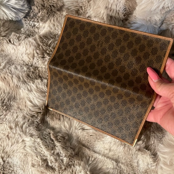 Celine Brown Wallet. A lots of cards slots and has small coin. - Picture 7 of 9